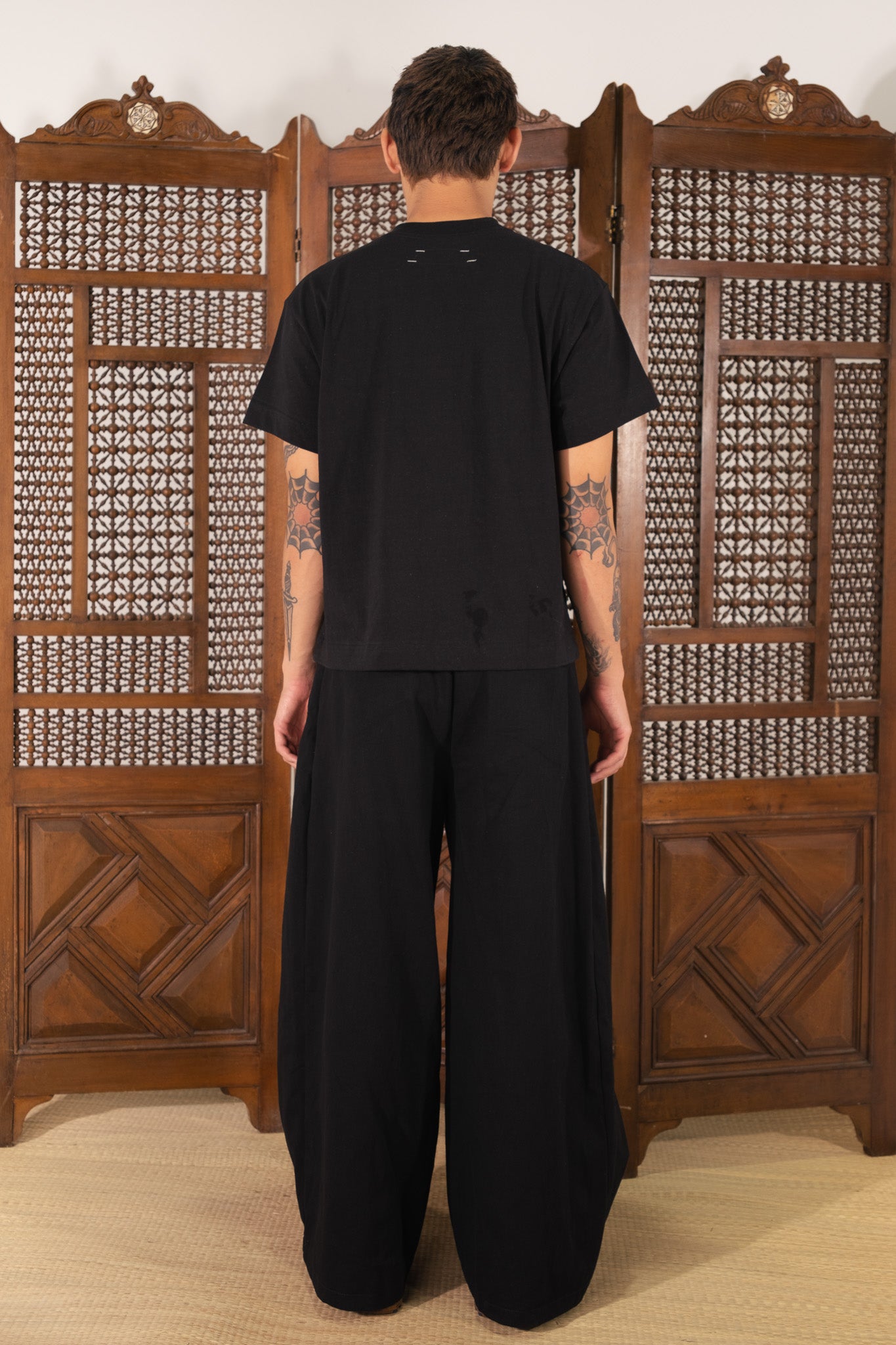 [Beuter] Blank Boxy T-shirt_Black-thumbmail-6