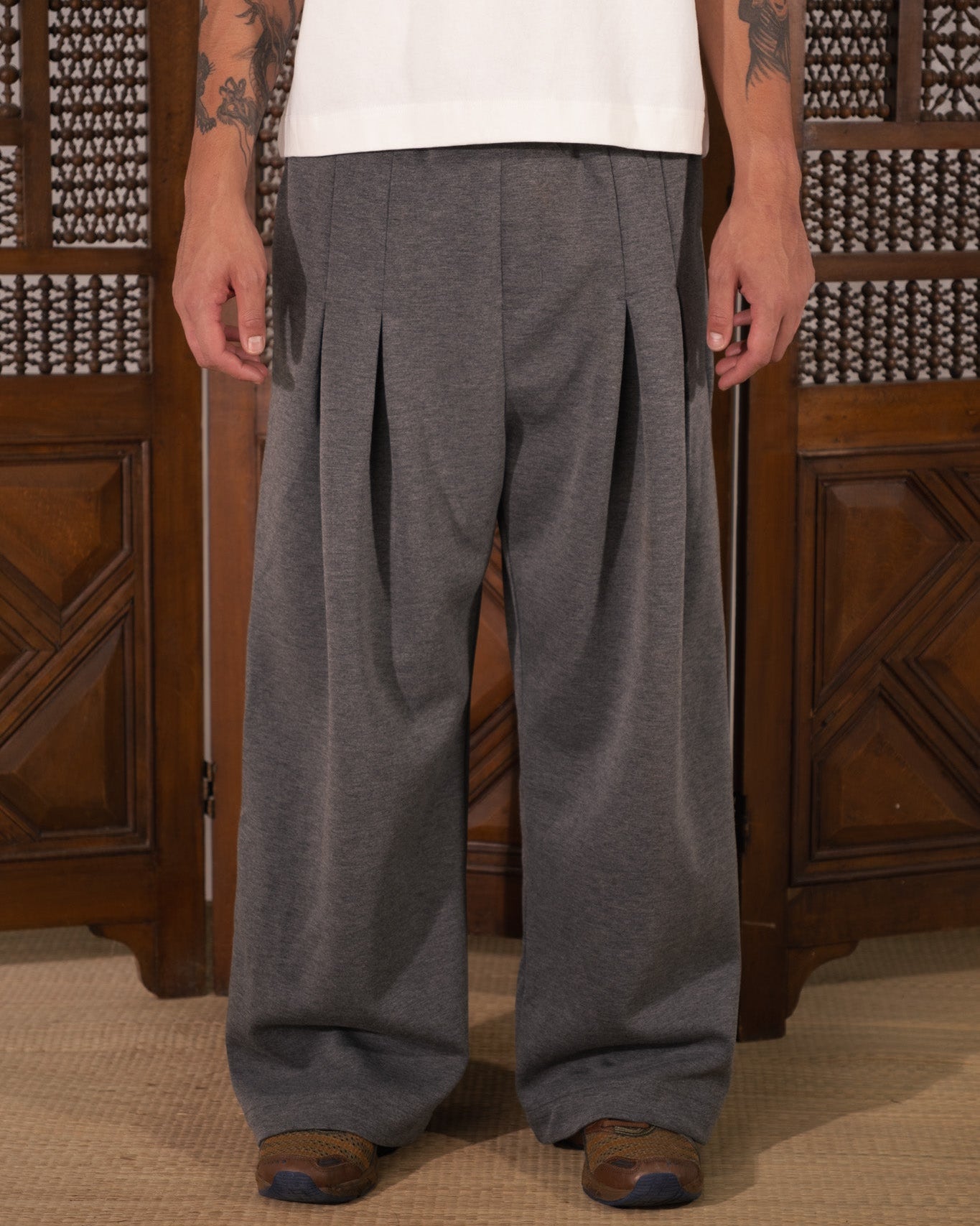 [Hypnotism Studio] Pleated Sweat Pants