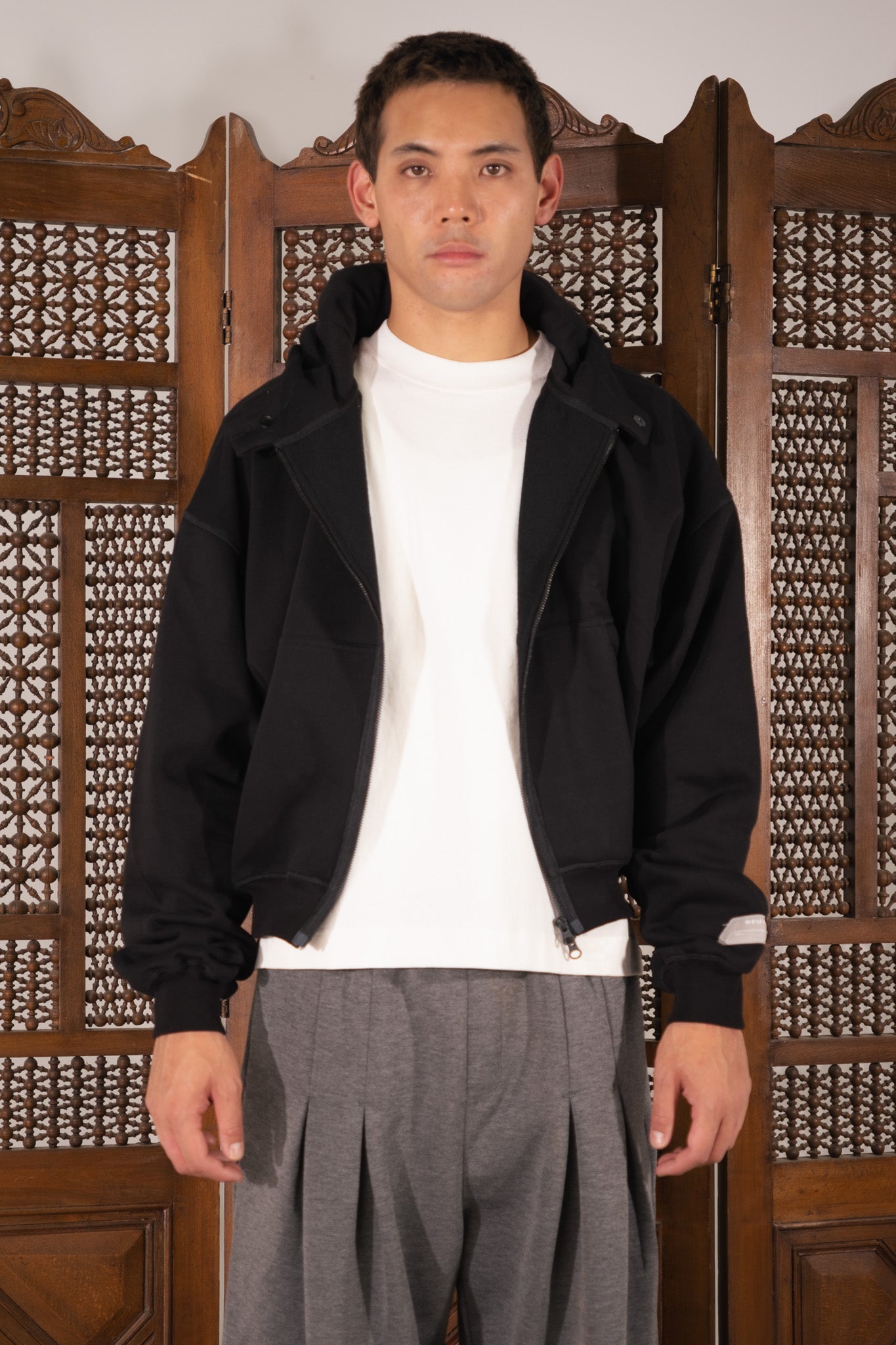 [Beuter] Matt Black Boxy Zip Hoodie-thumbmail-6